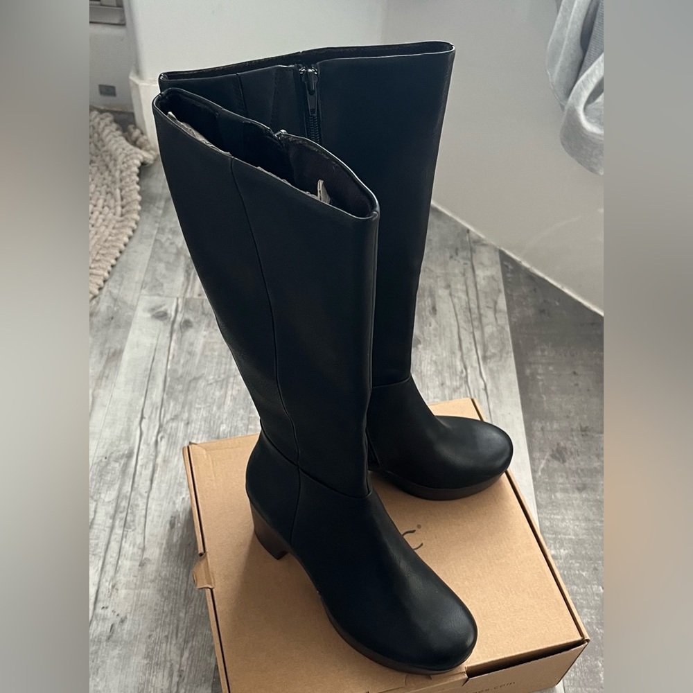 NWT sz 8 1/2 B.O.C. / Born boots - Picture 4 of 7